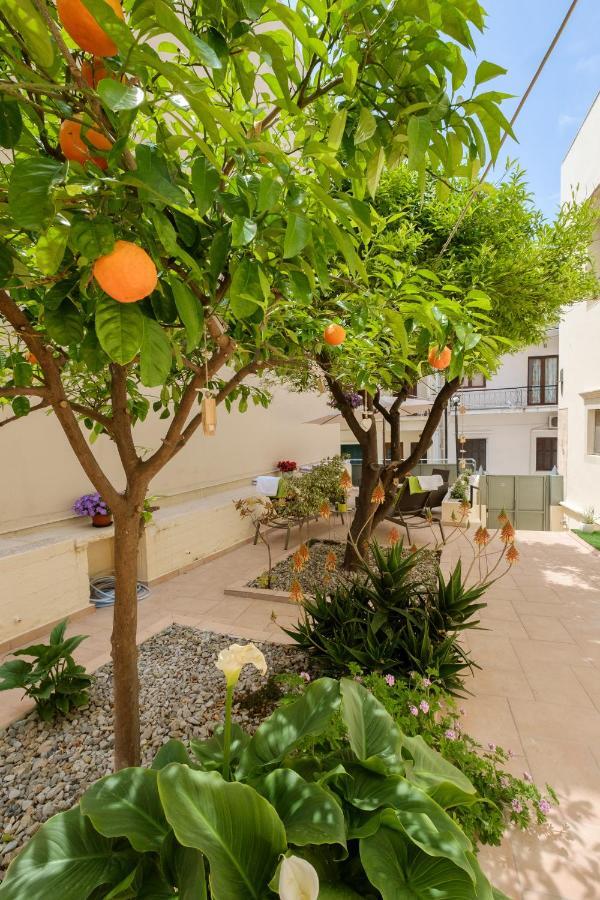 Home With Courtyard In Beating Heart Of Old Town! Chania  Exterior photo